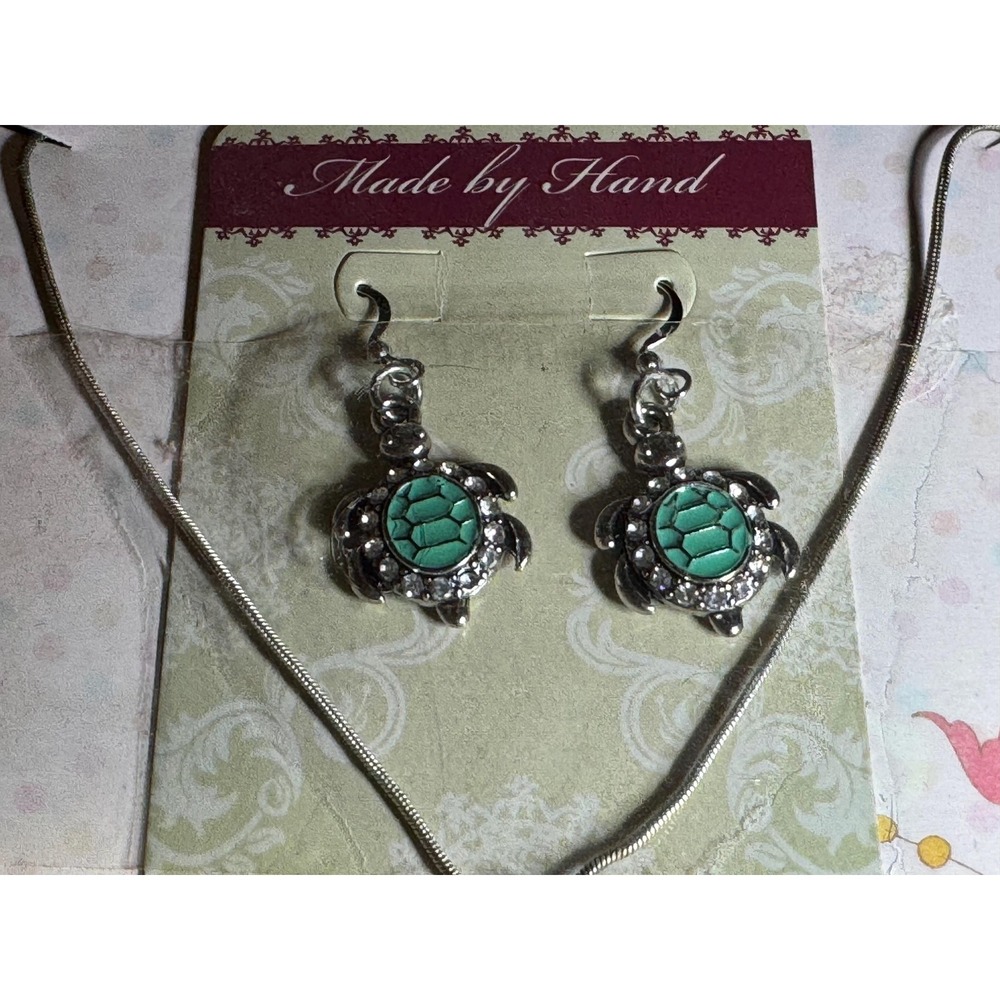 Coastal Calm Gift Set  Turquoise Turtle Necklace & Earrings  Ocean-Inspired Body - Picture 2 of 5